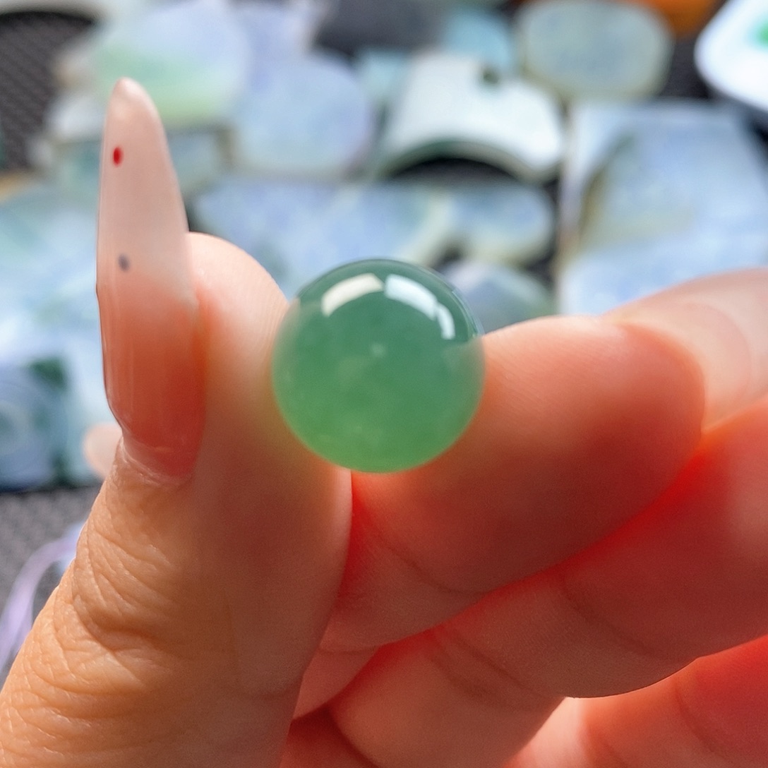 定制翡翠未镶嵌卡13珠子