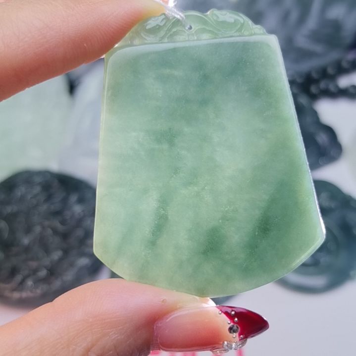翡翠颈饰未镶嵌天然的A货翡翠多样性发货