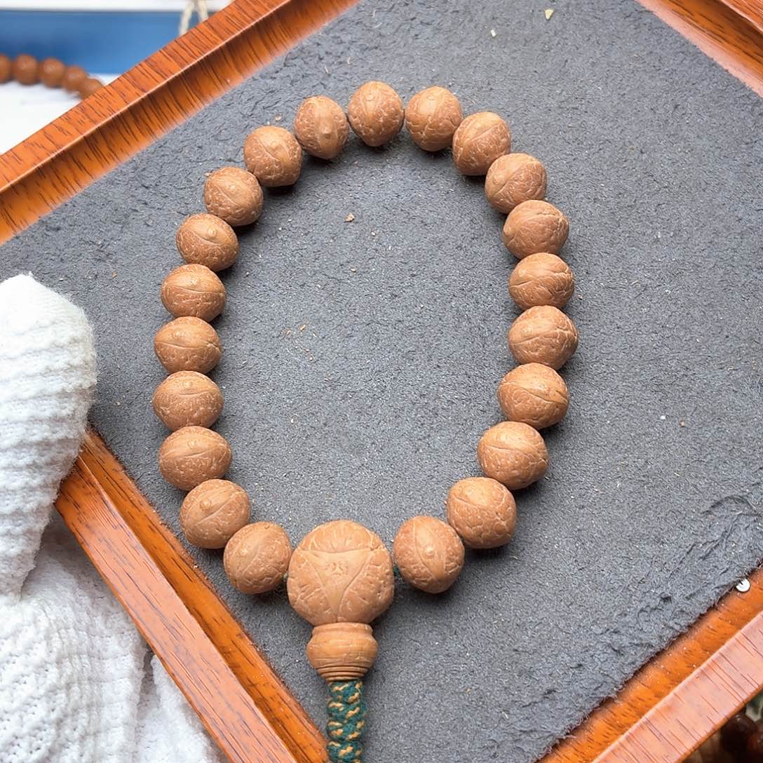 诚***、手串凤眼菩提实心籽13一物一图