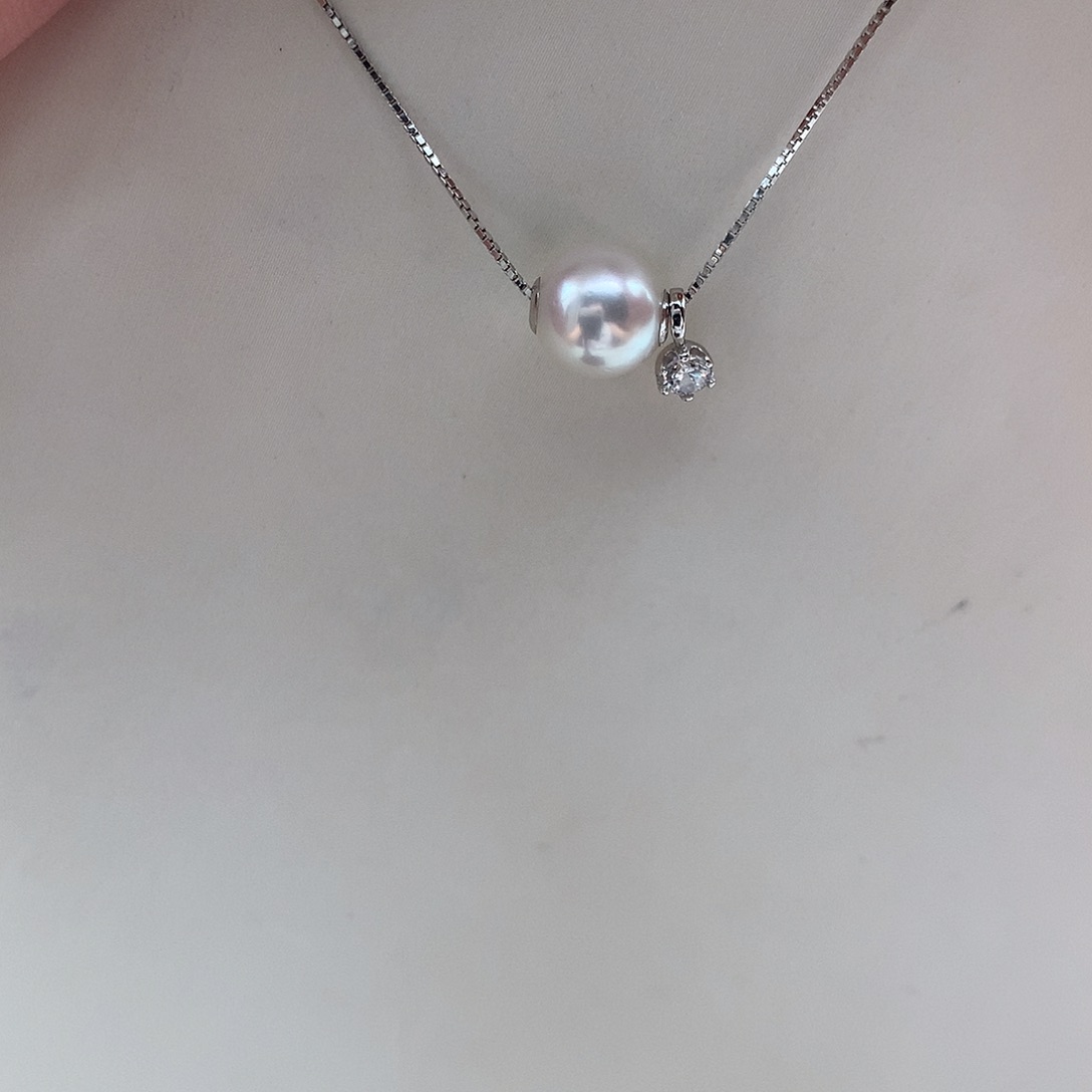 吊坠(赠链)18K金镶嵌海水珍珠8-8.5mm ak路路通