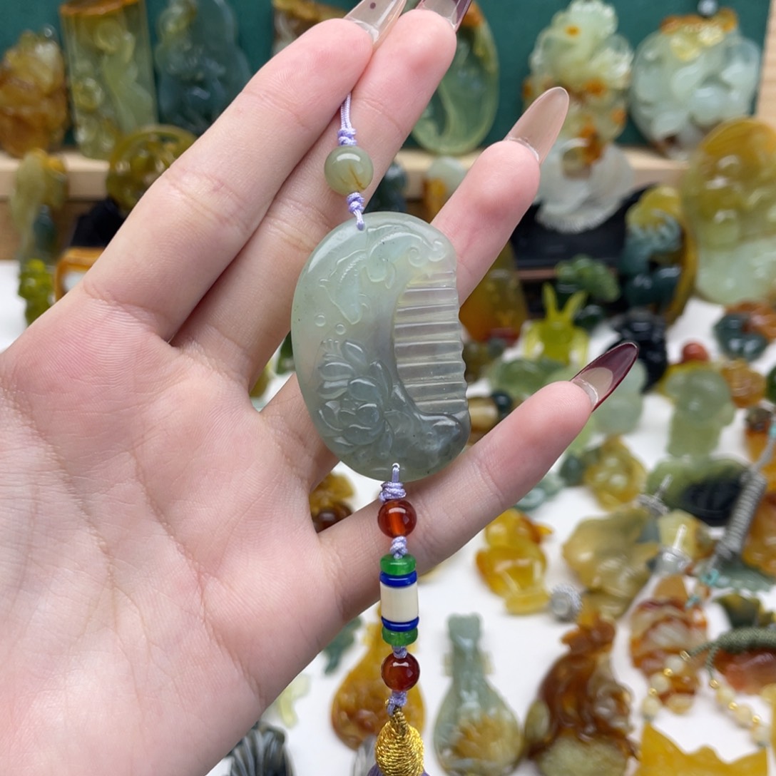 蛇纹石玉吊坠(不含链)未镶嵌