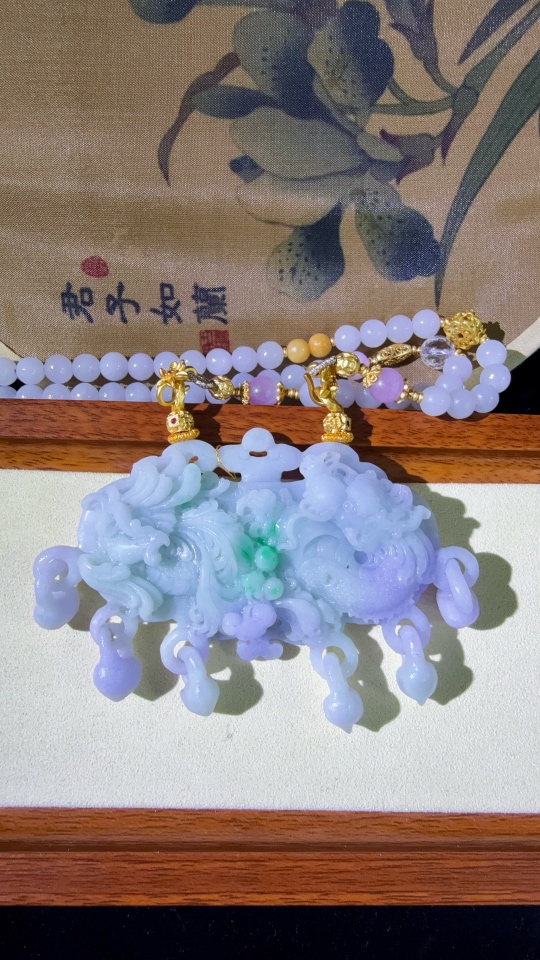 天然翡翠国风设计款龙凤牌颈饰