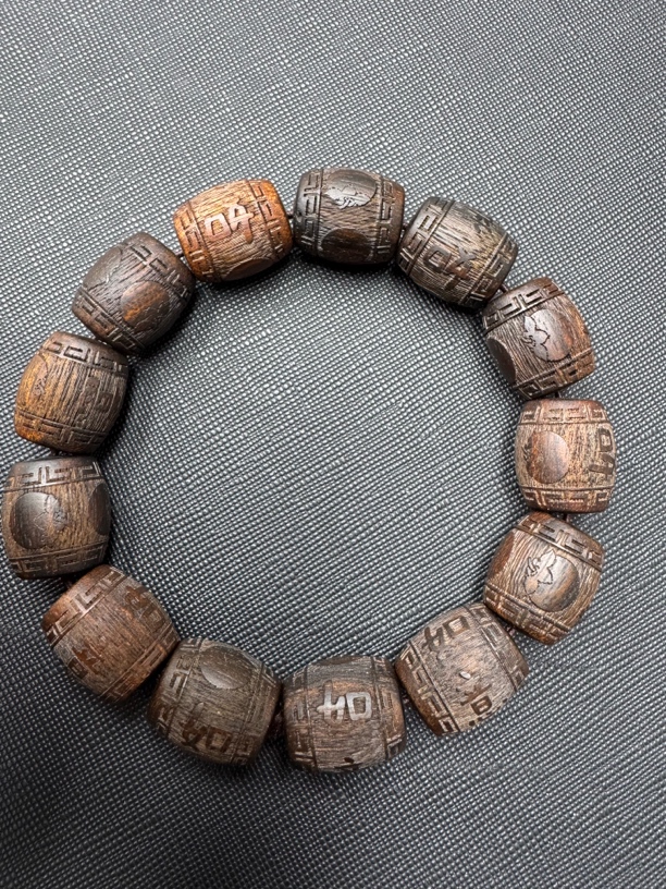 596沉木桶珠手串