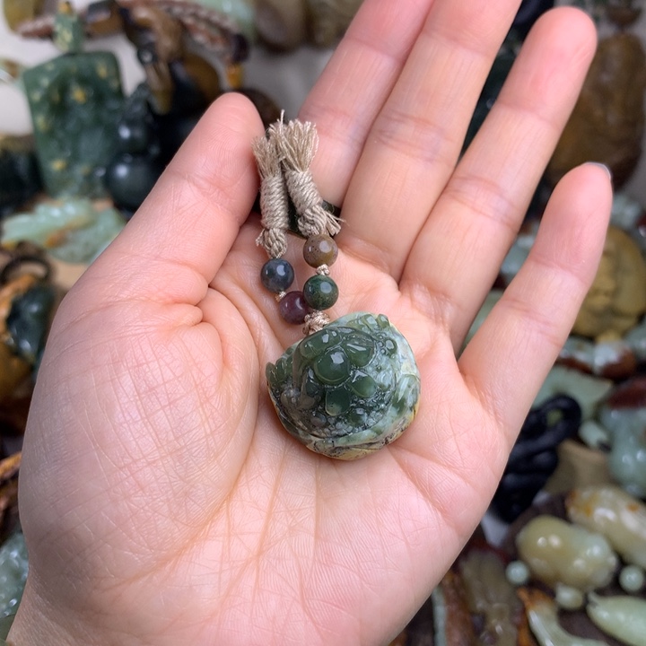 岫岩河磨玉（透闪石质玉）吊坠未镶嵌