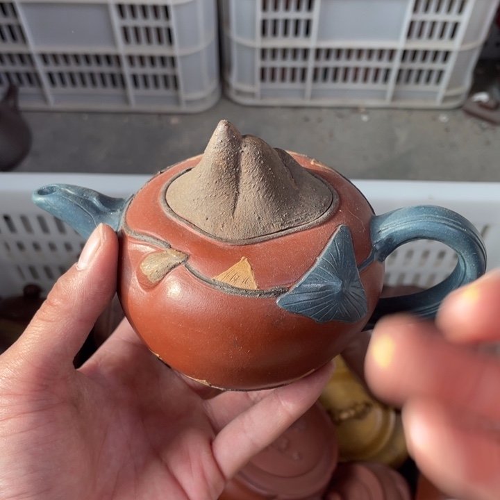 老厂紫砂壶一件。