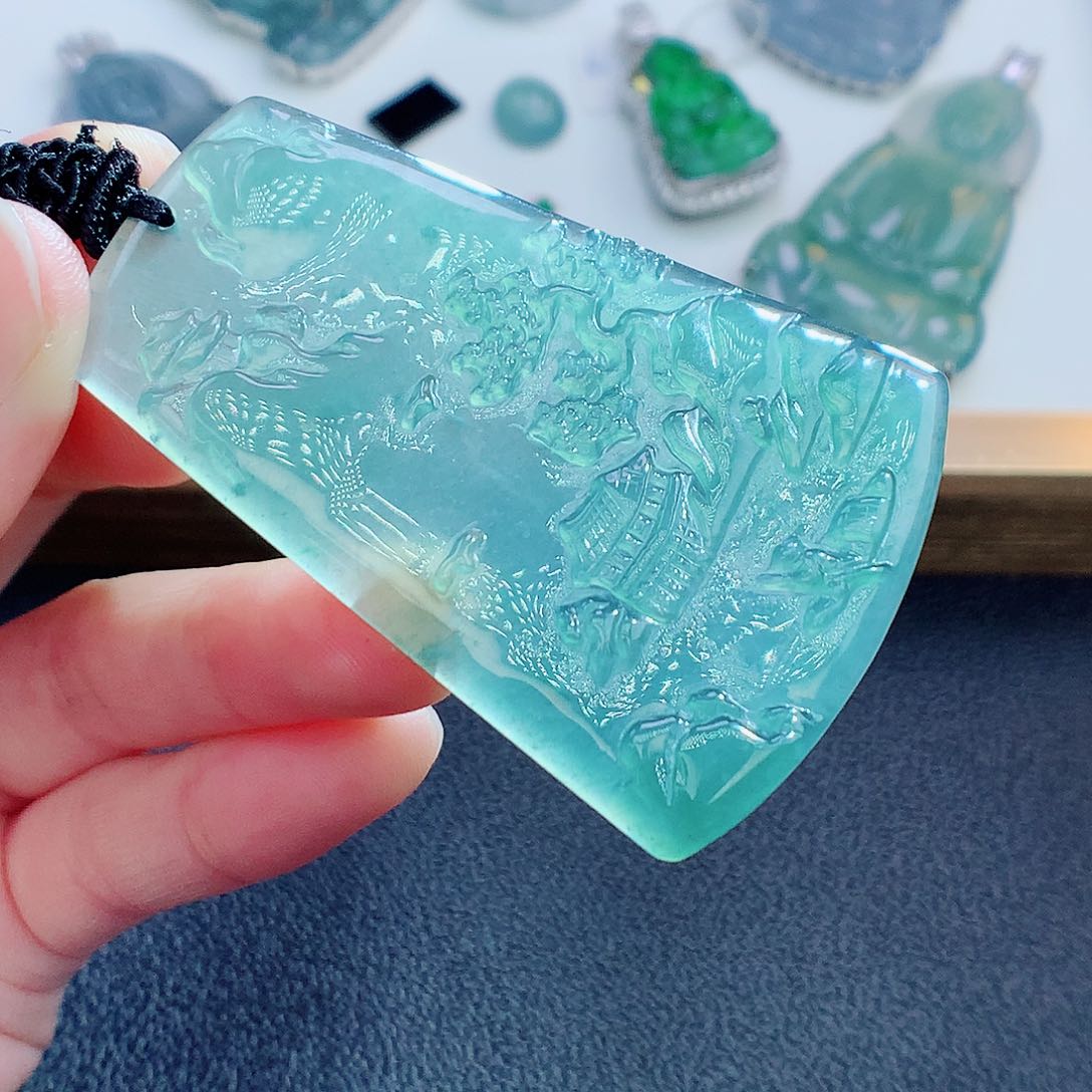 翡翠颈饰未镶嵌翡翠