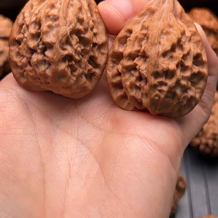 腊***八文玩核桃吊坠鸡心