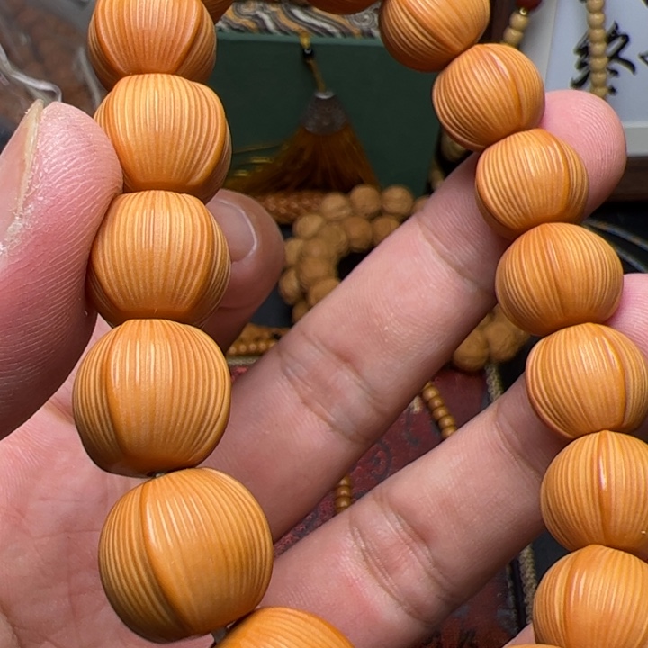 猴头核桃吊坠啦啦啦