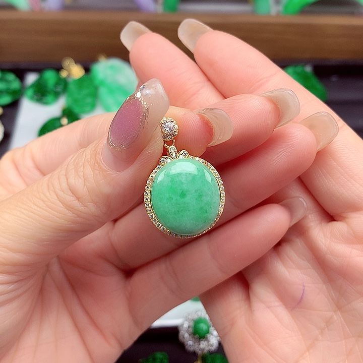 翡翠颈饰银S925镶嵌翡翠