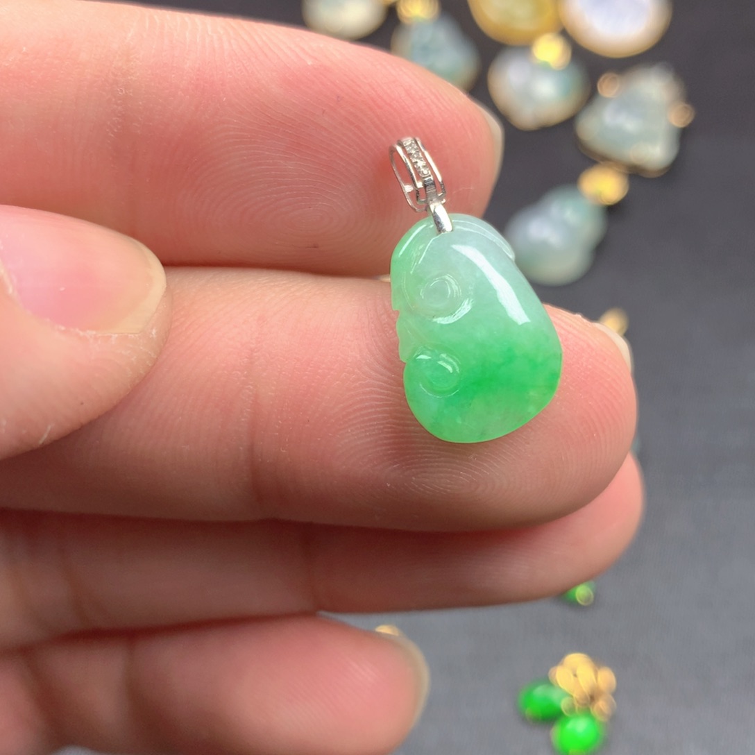 【闪购商品】颈饰18K金镶嵌翡翠翡翠