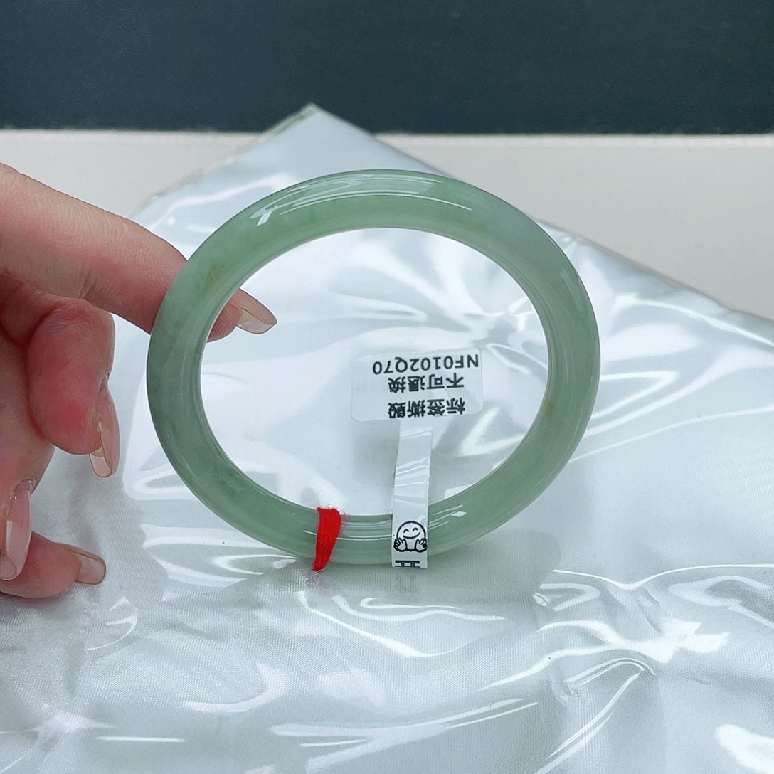 翡翠手镯未镶嵌圆55.5