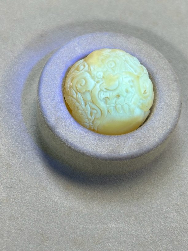 琥珀蜜蜡雕刻龙珠25加8.6克