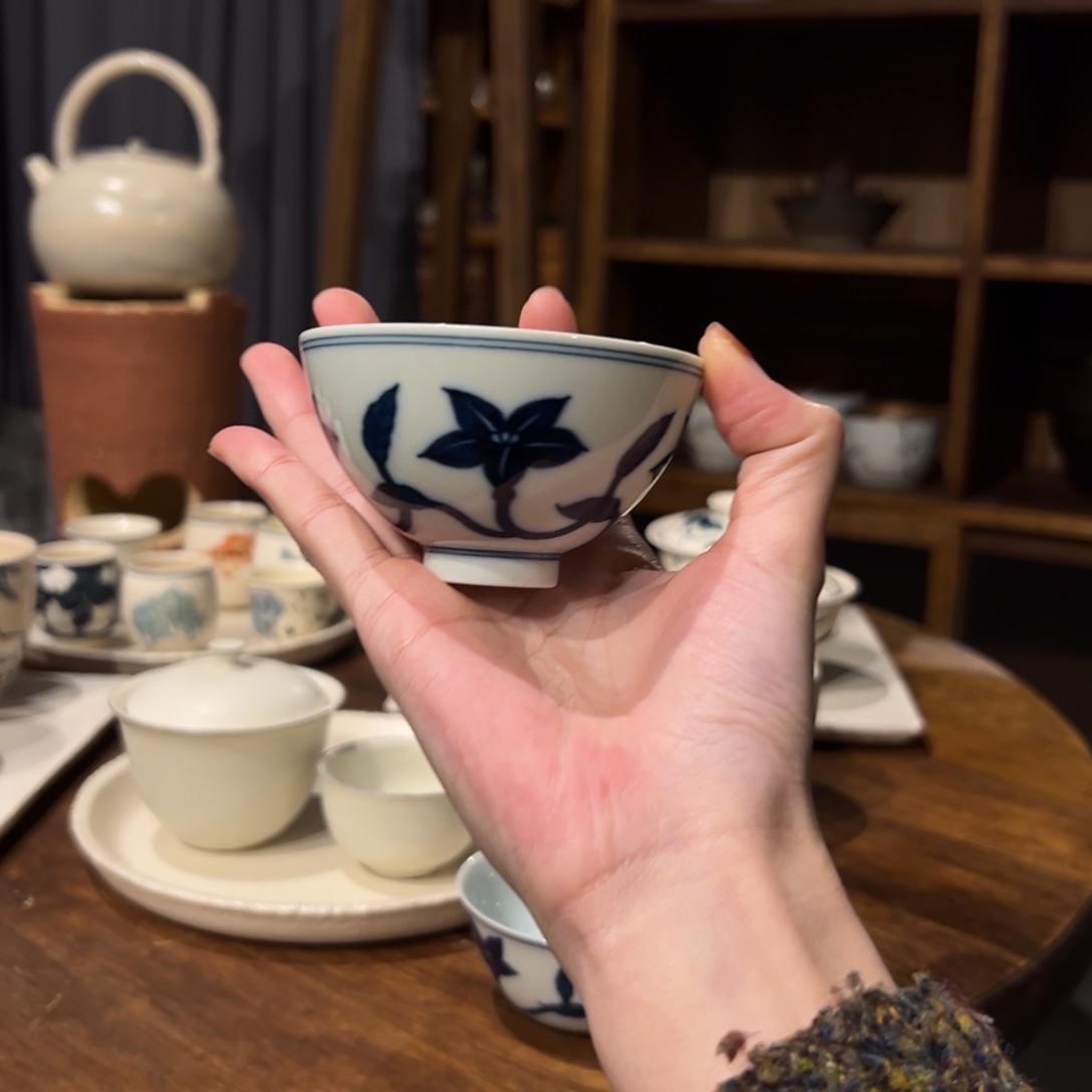 摆件陶瓷。      陶瓷。     