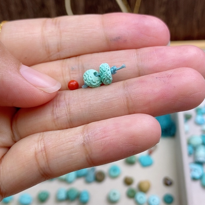 小***王未镶嵌南红玛瑙珠宝奇石