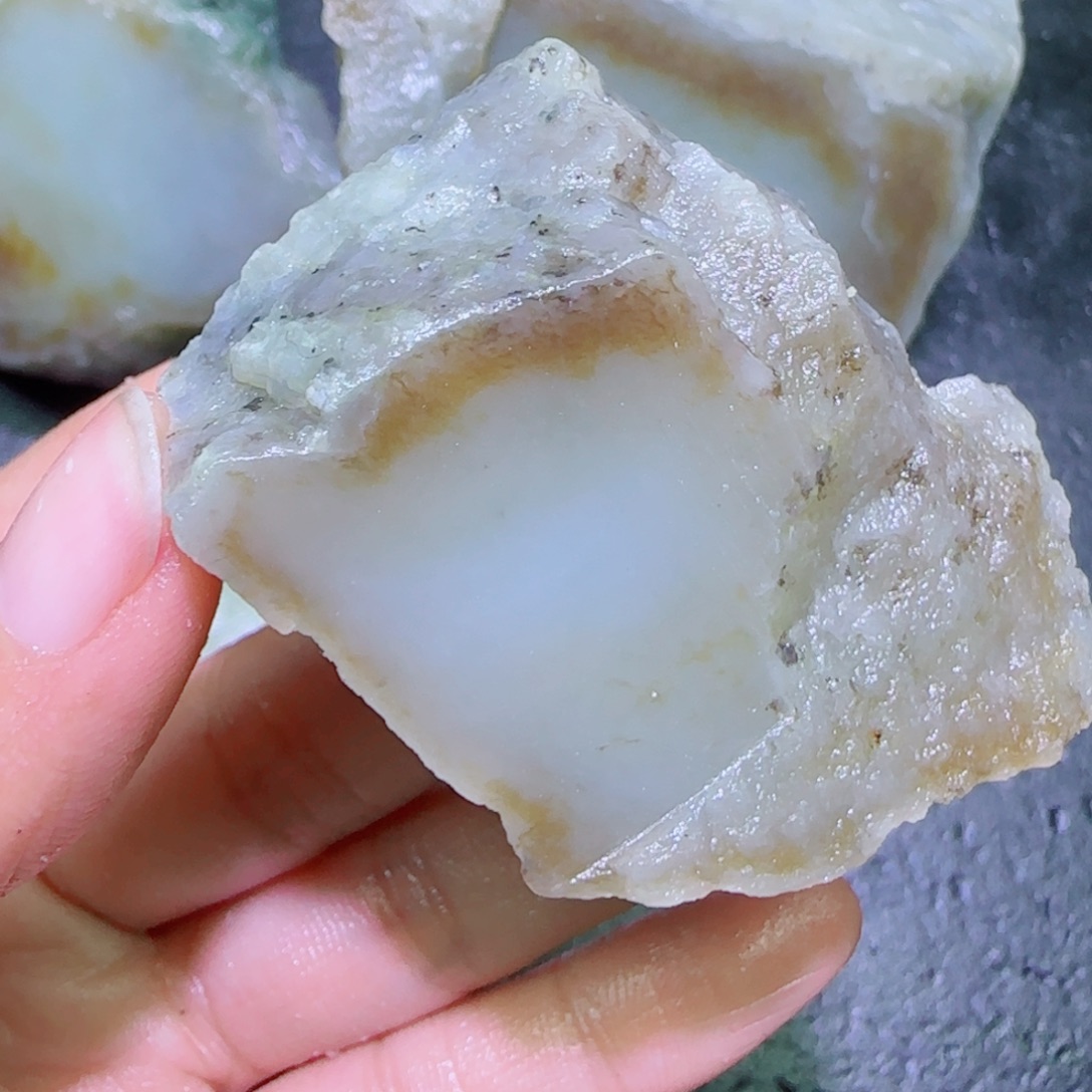 和田玉未镶嵌珠宝半成品