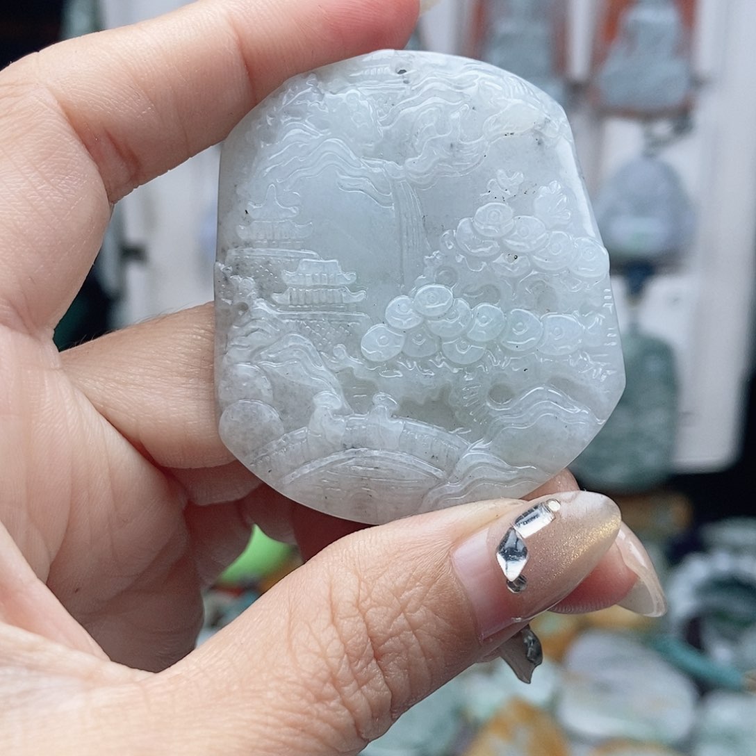 翡翠颈饰未镶嵌翡翠