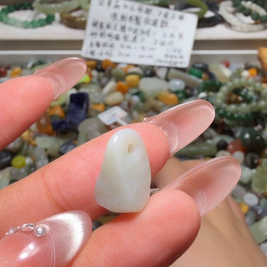 和田玉未镶嵌珠宝奇石