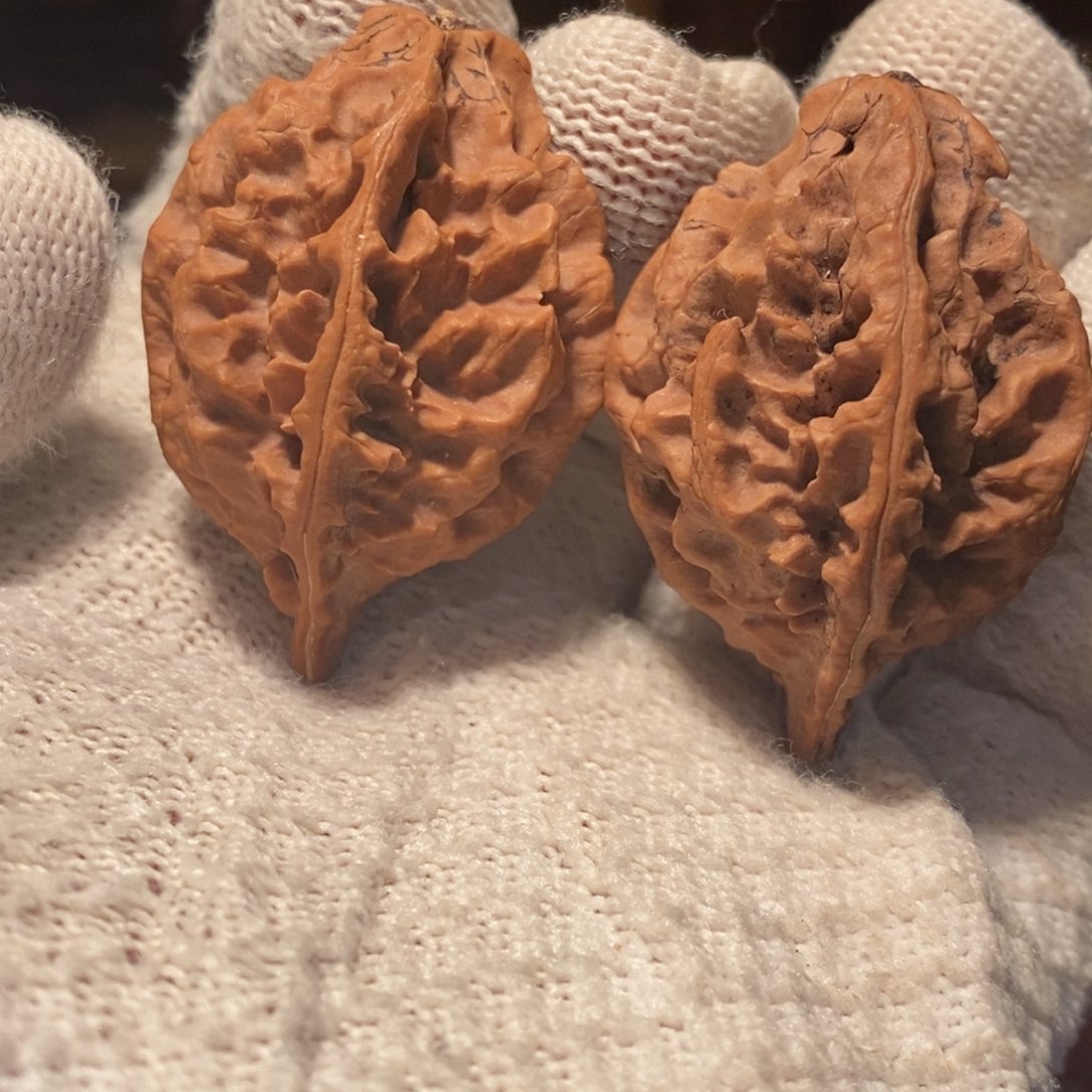 文玩核桃吊坠莲花锤