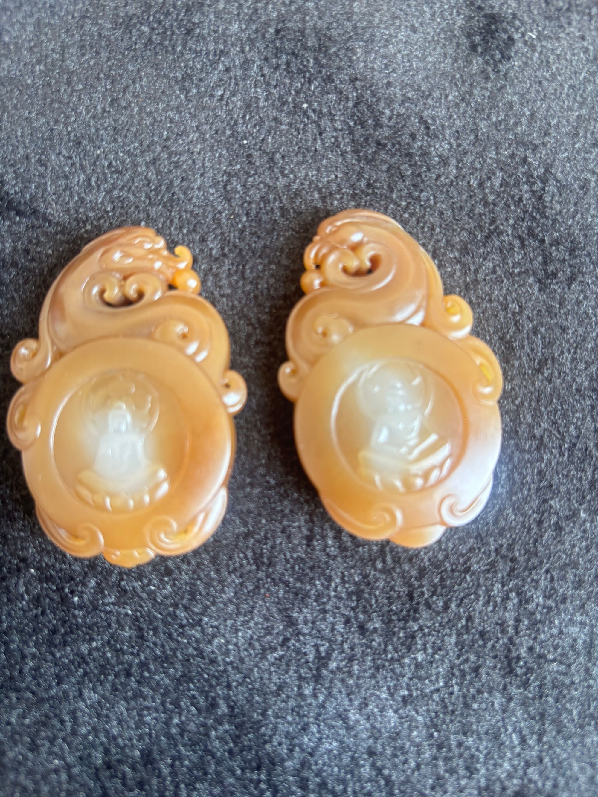 新疆且末金山糖白龙凤对牌