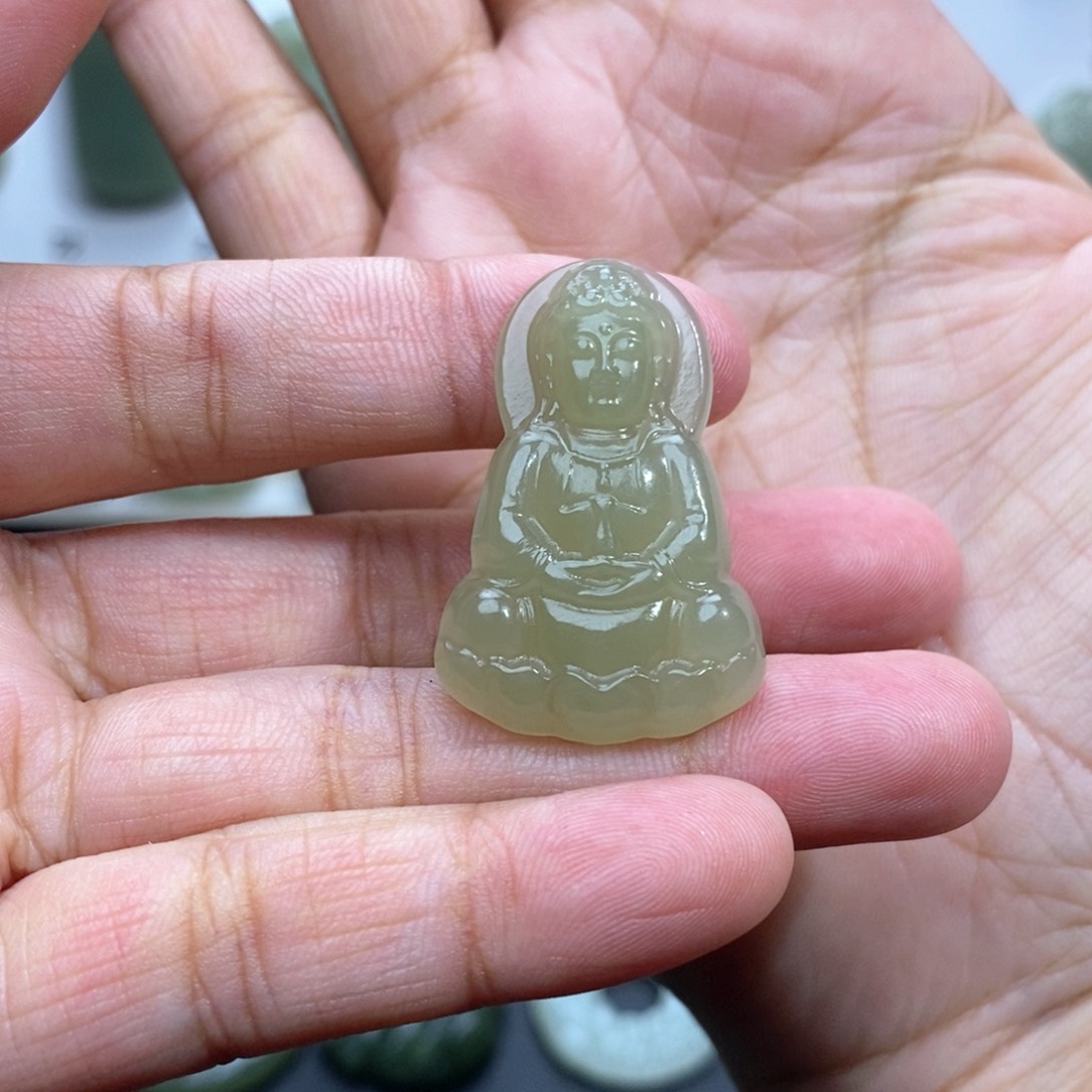 和田玉颈饰未镶嵌牡*花