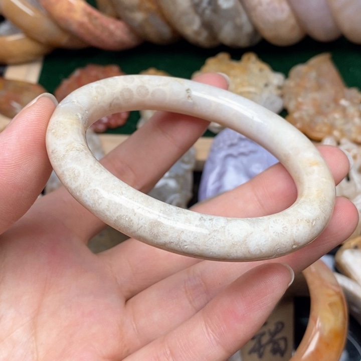 硅化珊瑚（珊瑚玉）手镯未镶嵌