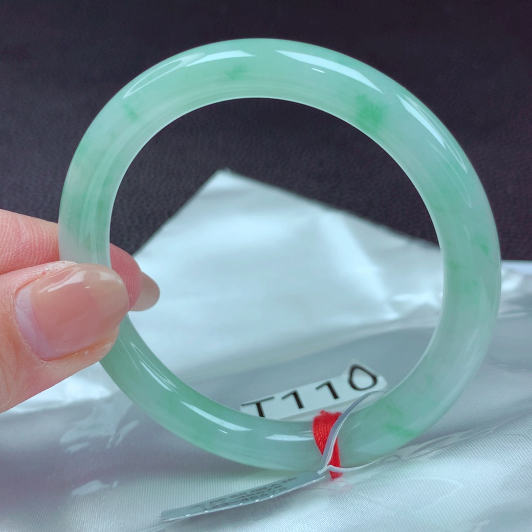 翡翠手镯未镶嵌手镯88