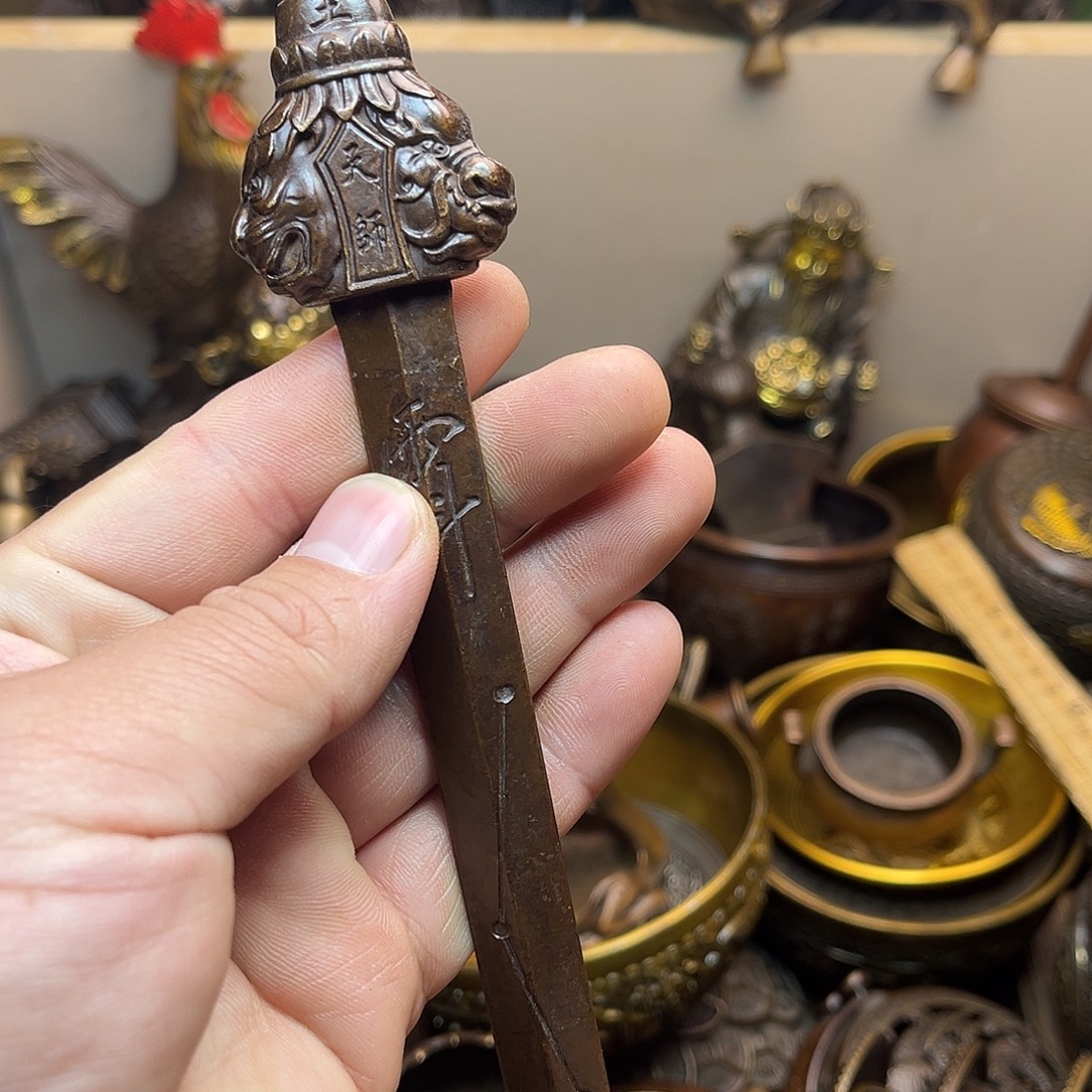 精美铜器工艺品等