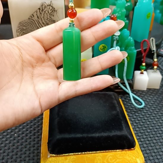 寿山石印石手把件