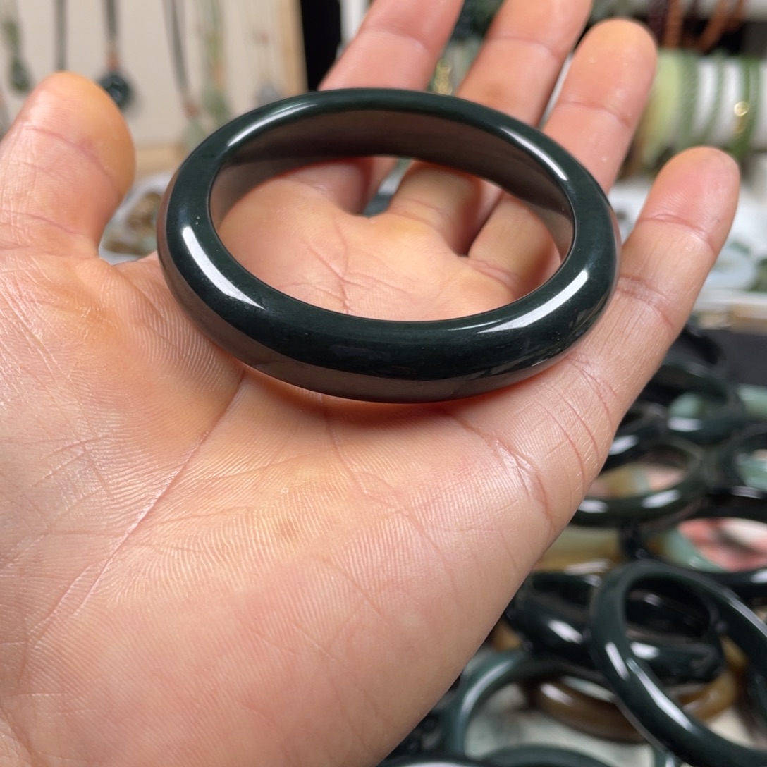 西***西和田玉（青玉）未镶嵌手镯和田玉黑青玉手镯未镶嵌