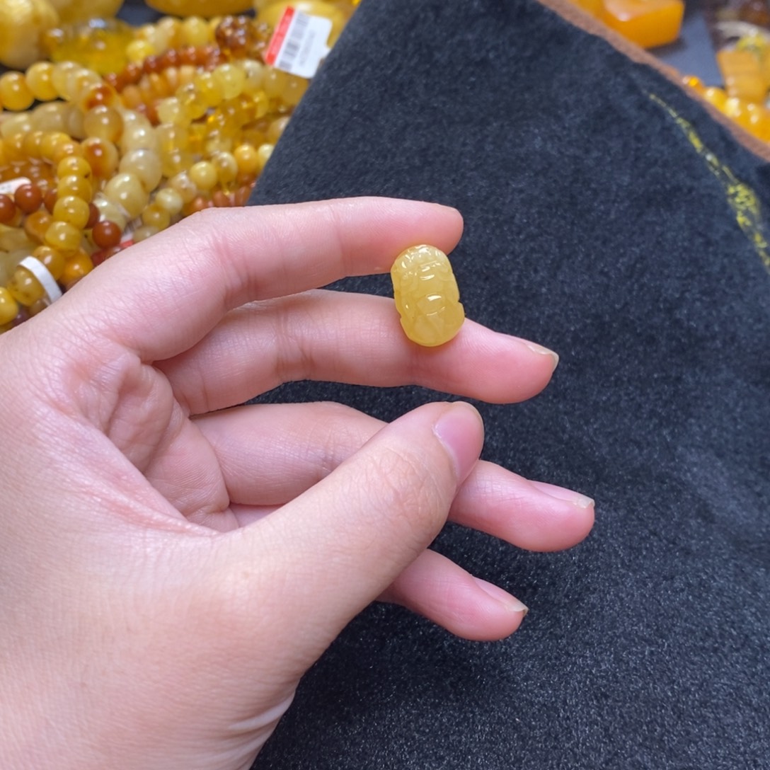 琥珀未镶嵌珠宝奇石