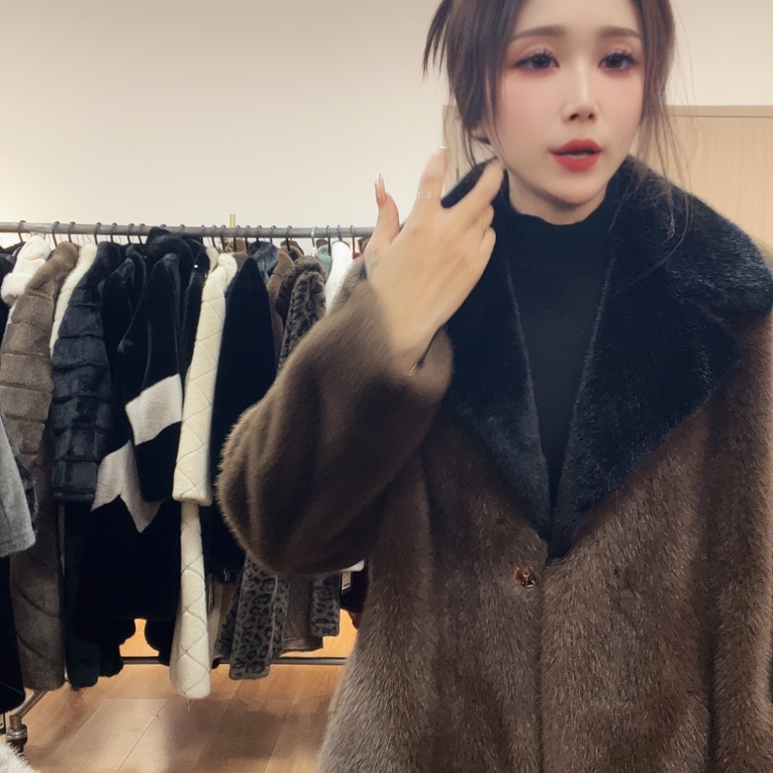 09号皮毛一体外套