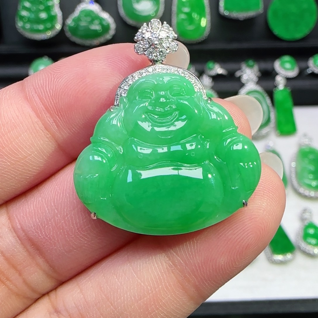 翡翠18K金镶嵌颈饰吊坠