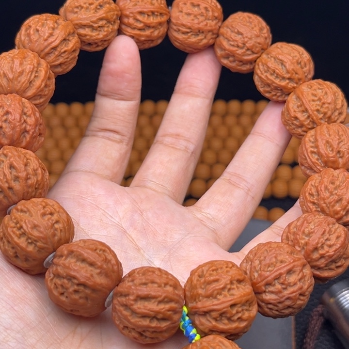 猴头核桃吊坠小19颗，23尺