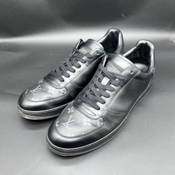 95新 LouisVuitton/路易威登 黑色老花半印男款休闲板鞋43码 奢fp