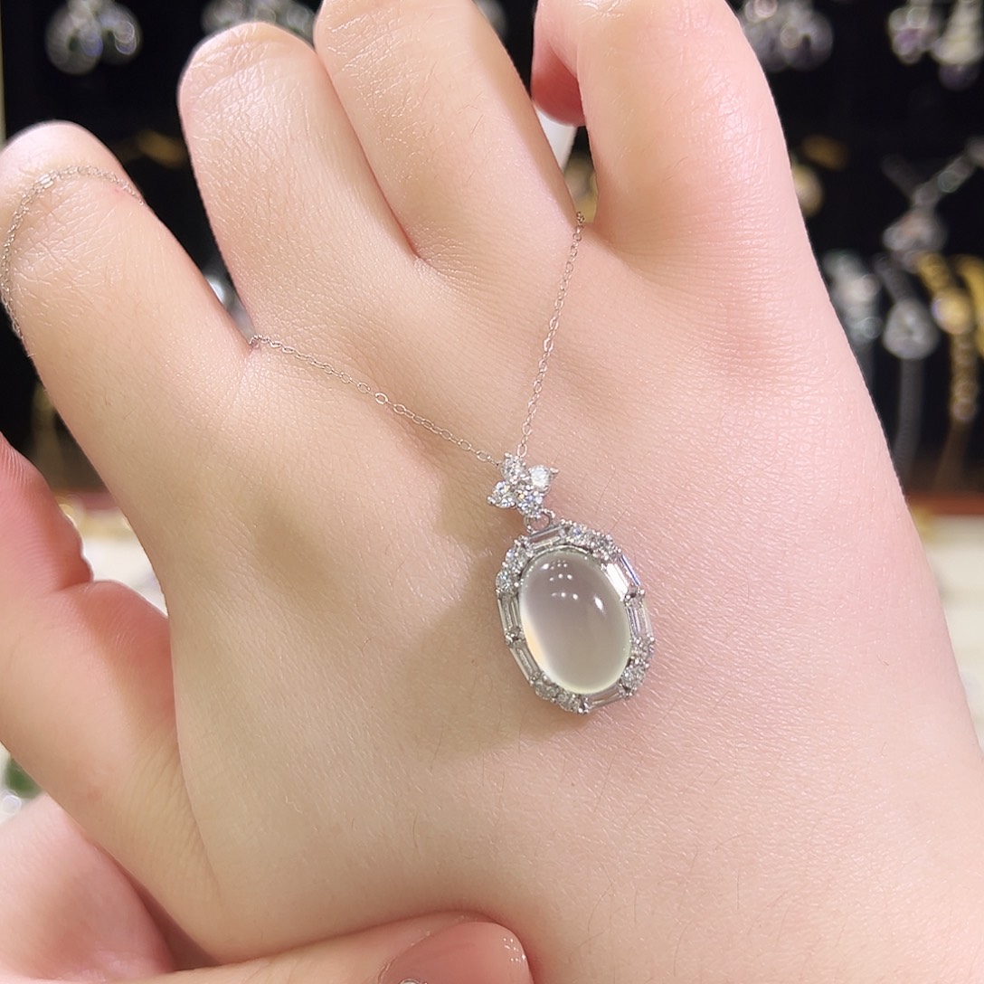 天***。蛇纹石玉银S925镶嵌颈饰