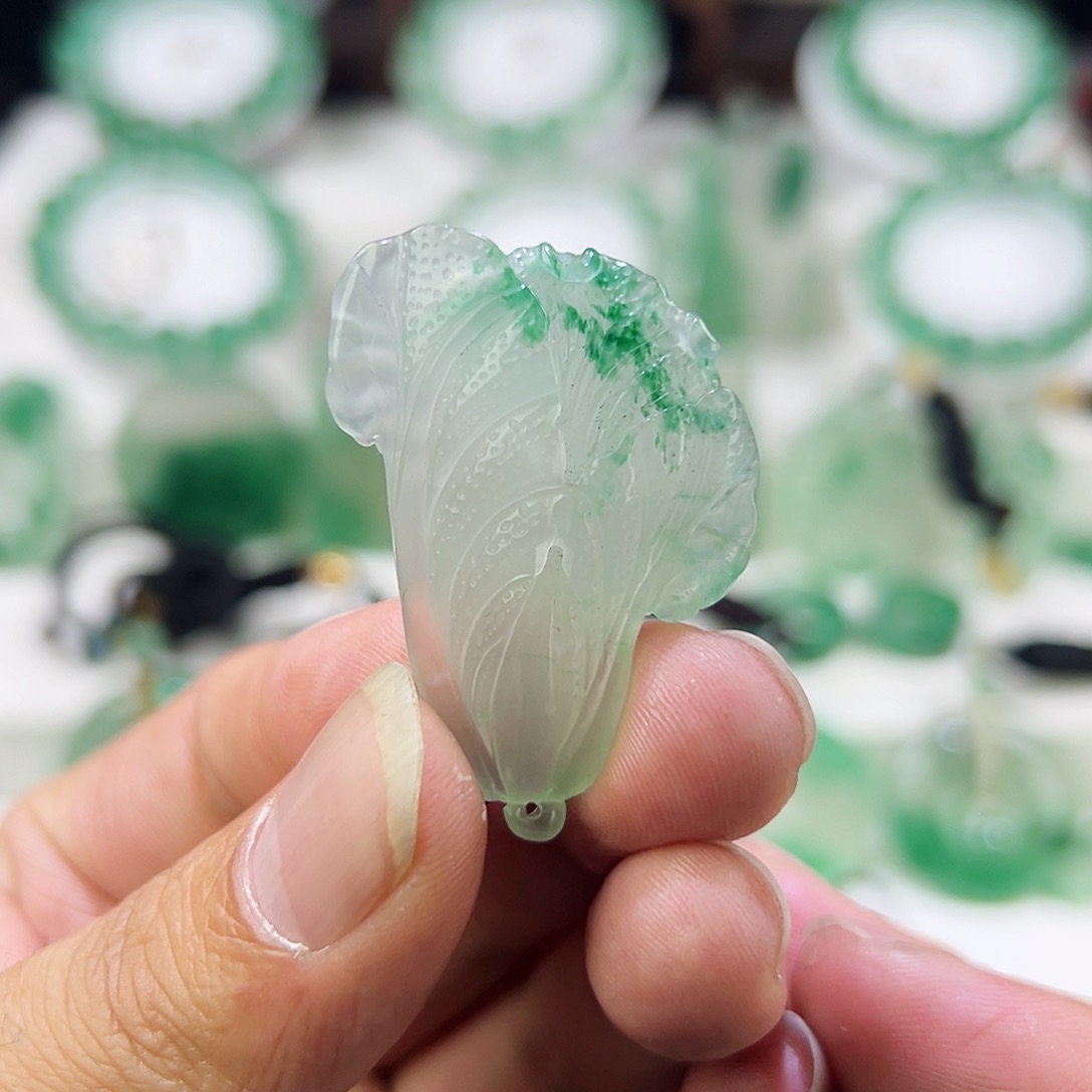 石英质玉吊坠(赠链)未镶嵌白菜吊坠冰飘花