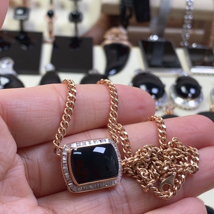 翡翠颈饰18K金镶嵌缅甸天然翡翠墨翠