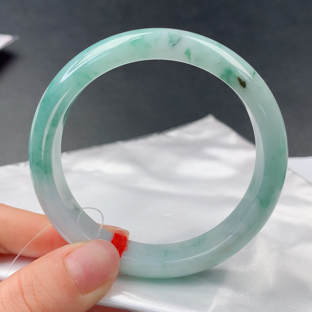 翡翠手镯未镶嵌0051正57.5