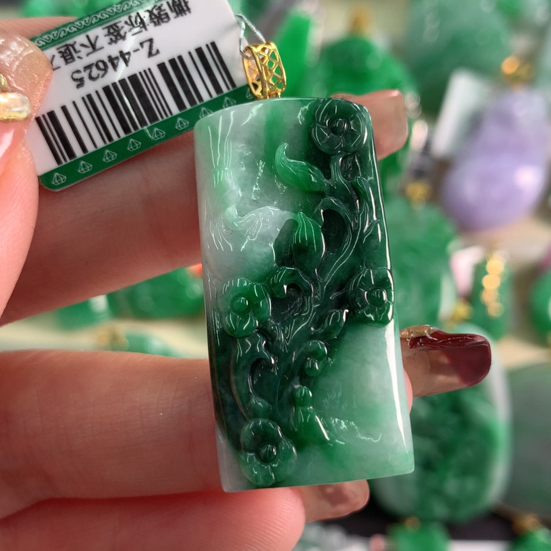 翡翠吊坠(不含链)18K金镶嵌