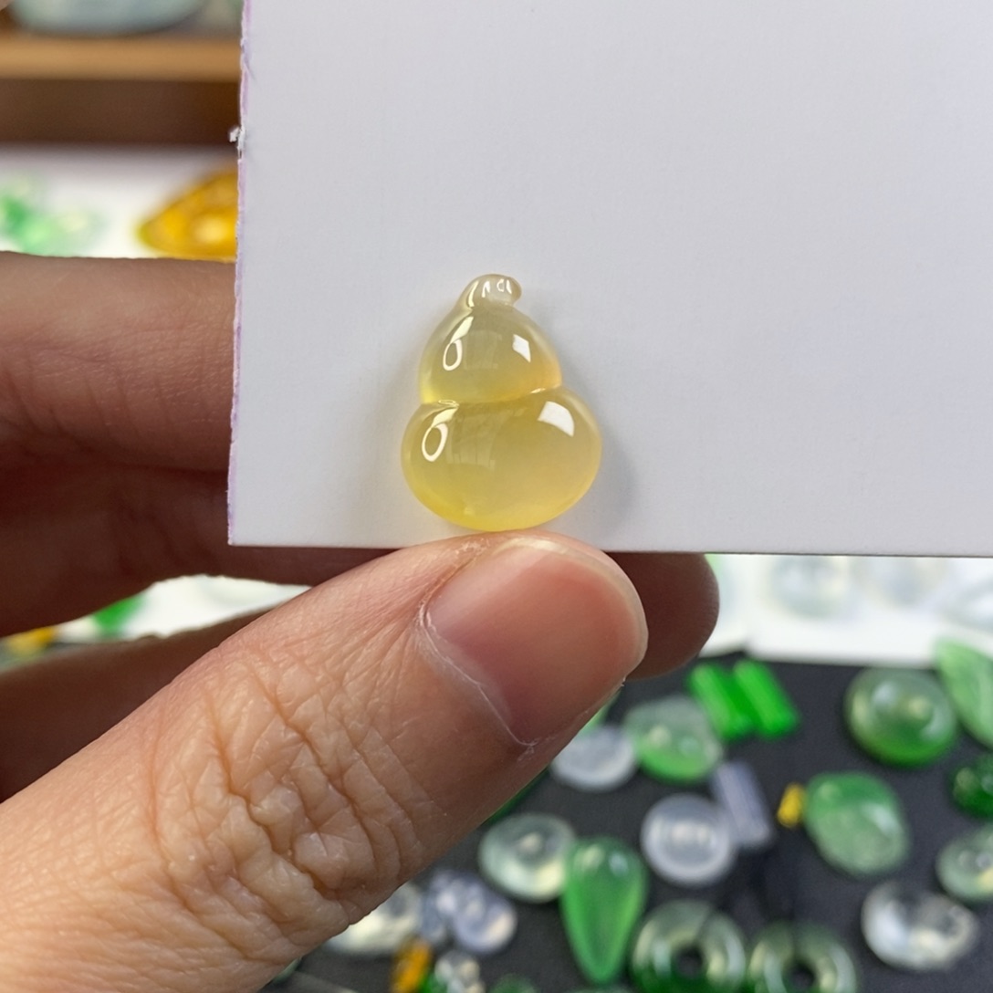 翡翠颈饰未镶嵌翡翠葫芦