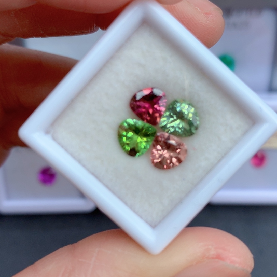 未镶嵌2.72克拉裸石碧玺