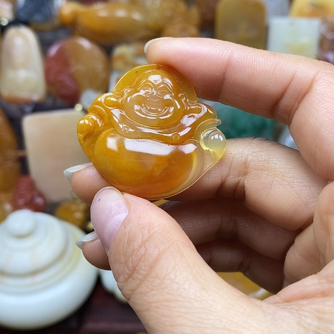 石英质玉（黄龙玉）颈饰未镶嵌