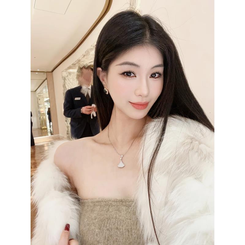 钛钢项链 轻奢时尚小裙子项链女满钻轻奢小众锁骨链简约凸显气质