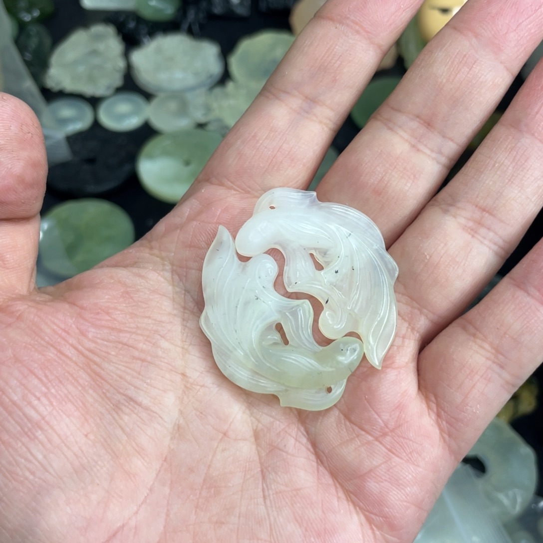 九***九岫玉未镶嵌颈饰双鱼