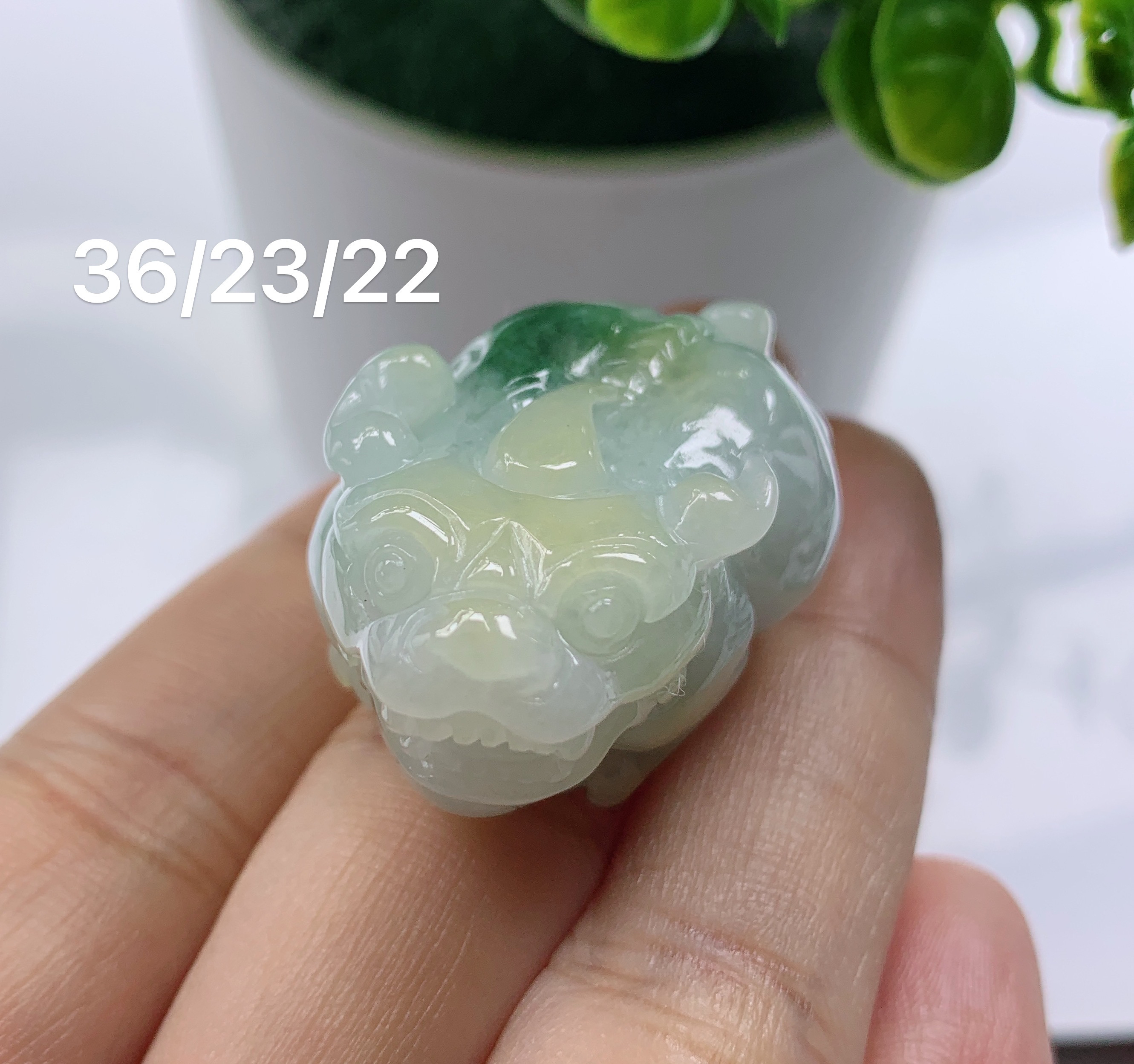 天然翡翠A货冰润黄加绿招财貔貅吊坠