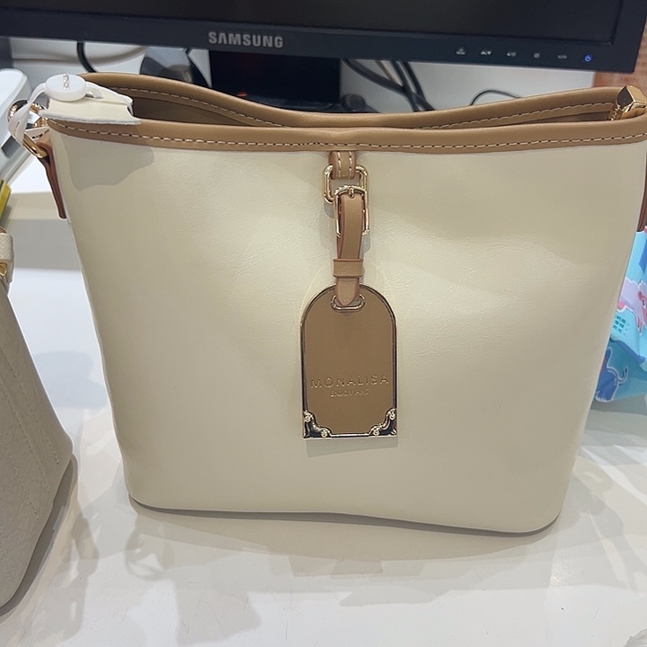 牛皮（革）蒙娜丽莎牛皮水桶