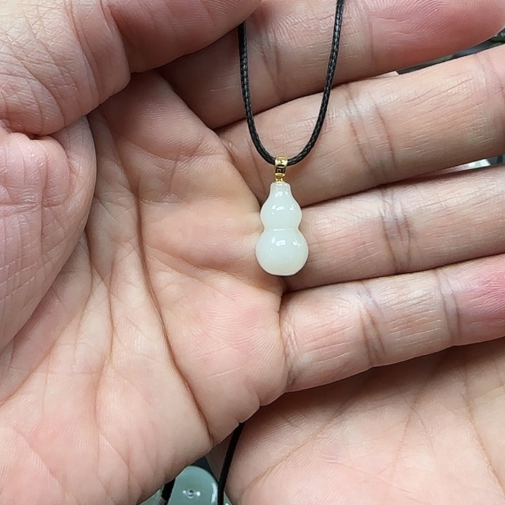 和田玉吊坠(不含链)18K金镶嵌