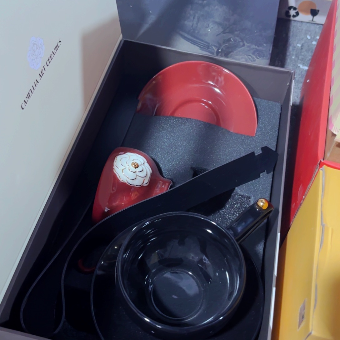 陶瓷山茶花礼盒套装黑红配色