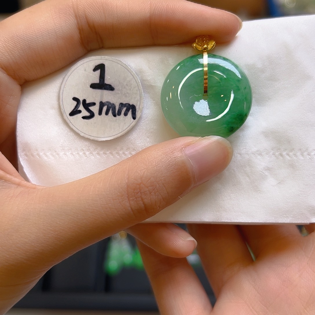 翡翠吊坠(不含链)18K金镶嵌翡翠