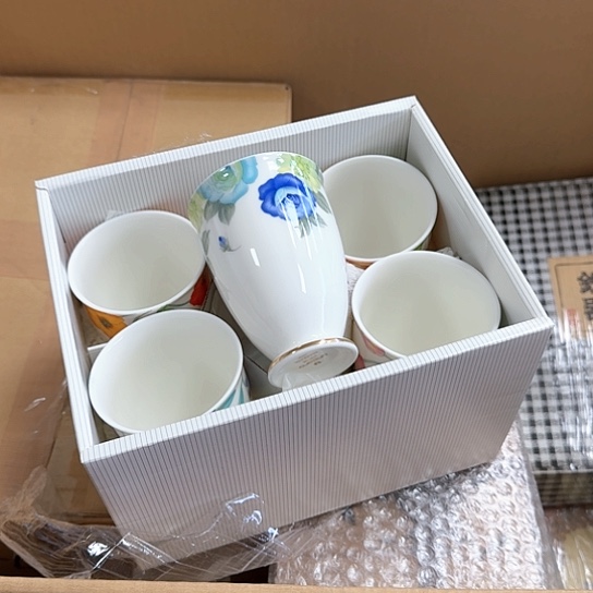 精品瓷器。            